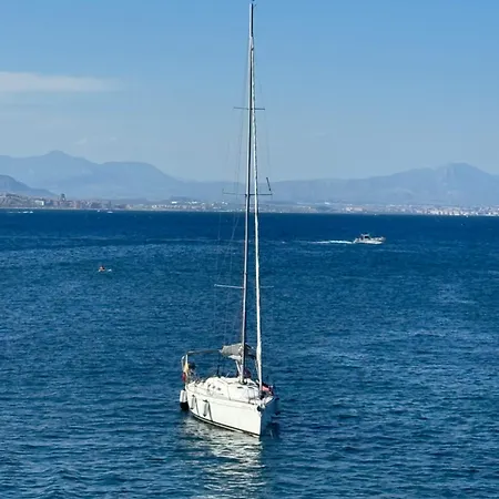Barco Eiroa En Centro, Real Club De Regatas لقنت